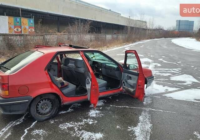 Красный Рено 19, объемом двигателя 1.4 л и пробегом 360 тыс. км за 2250 $, фото 1 на Automoto.ua