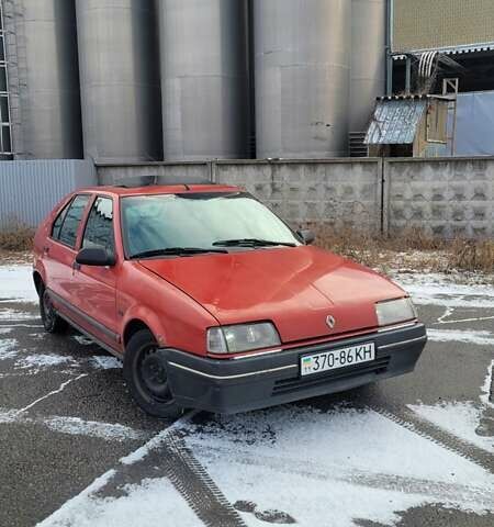 Красный Рено 19, объемом двигателя 1.4 л и пробегом 360 тыс. км за 2250 $, фото 7 на Automoto.ua