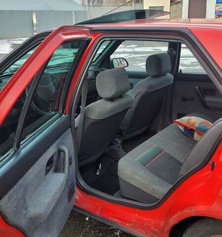 Красный Рено 19, объемом двигателя 1.4 л и пробегом 360 тыс. км за 2250 $, фото 2 на Automoto.ua