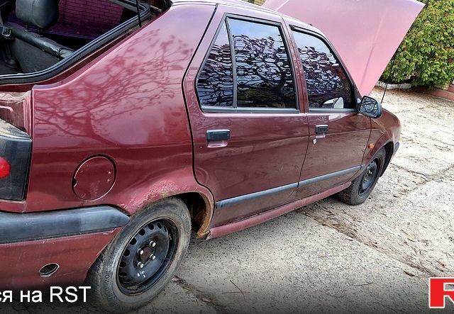 Красный Рено 19, объемом двигателя 1.8 л и пробегом 282 тыс. км за 850 $, фото 5 на Automoto.ua