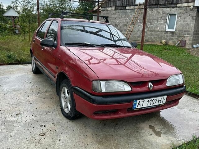 Красный Рено 19, объемом двигателя 1.7 л и пробегом 220 тыс. км за 900 $, фото 1 на Automoto.ua