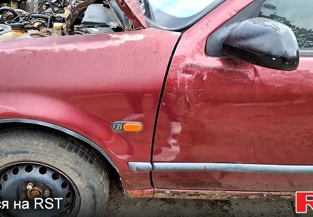 Красный Рено 19, объемом двигателя 1.8 л и пробегом 282 тыс. км за 850 $, фото 2 на Automoto.ua