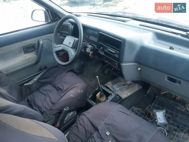Красный Рено 19, объемом двигателя 1.4 л и пробегом 100 тыс. км за 1000 $, фото 4 на Automoto.ua