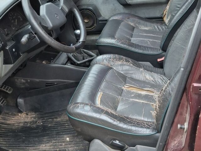 Красный Рено 19, объемом двигателя 1.8 л и пробегом 282 тыс. км за 850 $, фото 9 на Automoto.ua