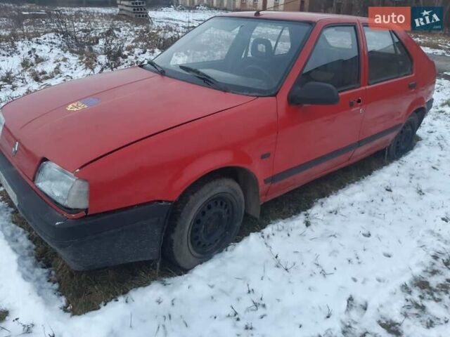 Красный Рено 19, объемом двигателя 1.4 л и пробегом 100 тыс. км за 1000 $, фото 2 на Automoto.ua