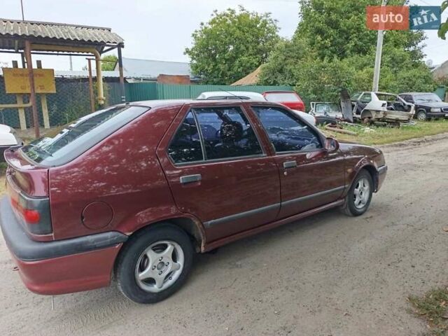 Красный Рено 19, объемом двигателя 1.79 л и пробегом 260 тыс. км за 1550 $, фото 6 на Automoto.ua