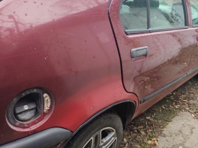 Червоний Рено 19, об'ємом двигуна 1.7 л та пробігом 333 тис. км за 950 $, фото 2 на Automoto.ua