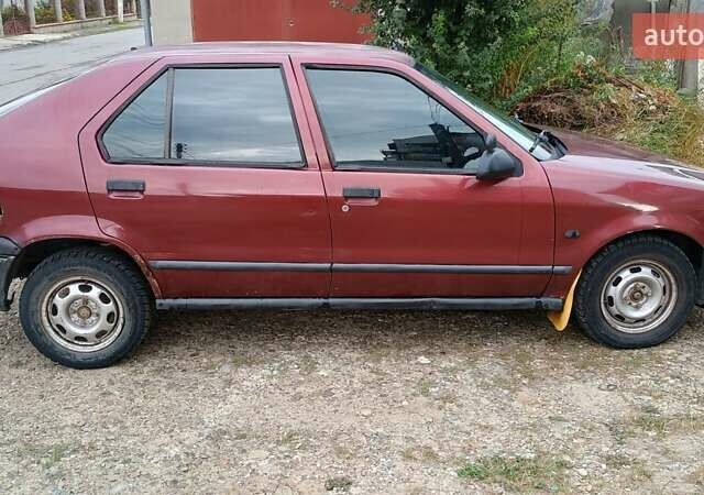 Красный Рено 19, объемом двигателя 1.8 л и пробегом 199 тыс. км за 800 $, фото 2 на Automoto.ua