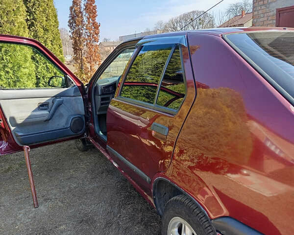 Красный Рено 19, объемом двигателя 1.72 л и пробегом 277 тыс. км за 1100 $, фото 2 на Automoto.ua