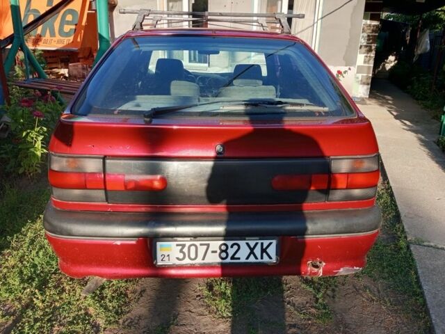 Красный Рено 19, объемом двигателя 1.7 л и пробегом 350 тыс. км за 1350 $, фото 3 на Automoto.ua