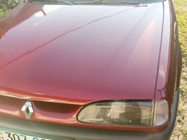 Красный Рено 19, объемом двигателя 1.7 л и пробегом 350 тыс. км за 1350 $, фото 1 на Automoto.ua