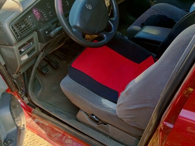 Красный Рено 19, объемом двигателя 1.7 л и пробегом 350 тыс. км за 1350 $, фото 4 на Automoto.ua