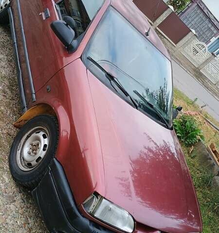Красный Рено 19, объемом двигателя 1.8 л и пробегом 199 тыс. км за 800 $, фото 4 на Automoto.ua