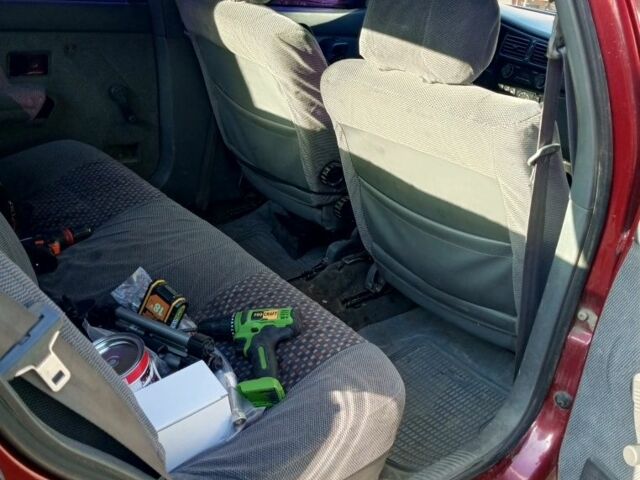 Красный Рено 19, объемом двигателя 1.7 л и пробегом 350 тыс. км за 1350 $, фото 6 на Automoto.ua