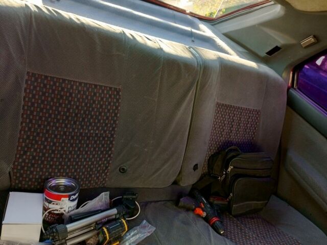 Красный Рено 19, объемом двигателя 1.7 л и пробегом 350 тыс. км за 1350 $, фото 7 на Automoto.ua