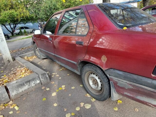 Красный Рено 19, объемом двигателя 1.4 л и пробегом 235 тыс. км за 900 $, фото 3 на Automoto.ua