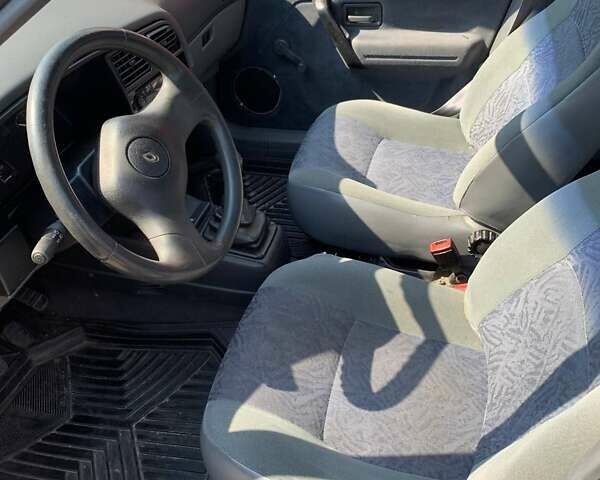 Красный Рено 19, объемом двигателя 1.39 л и пробегом 142 тыс. км за 1700 $, фото 7 на Automoto.ua