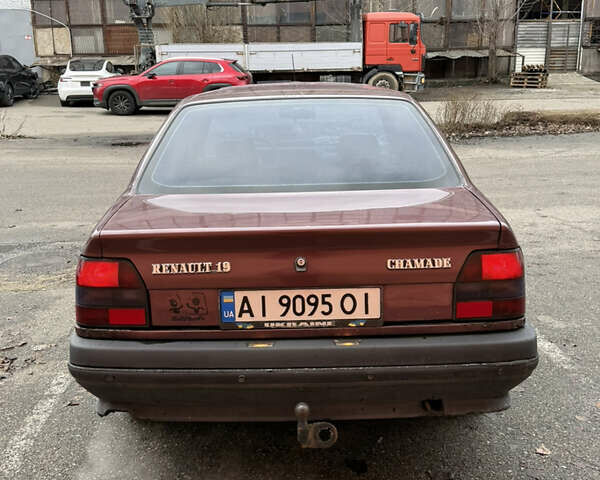 Красный Рено 19, объемом двигателя 1.72 л и пробегом 300 тыс. км за 1000 $, фото 5 на Automoto.ua