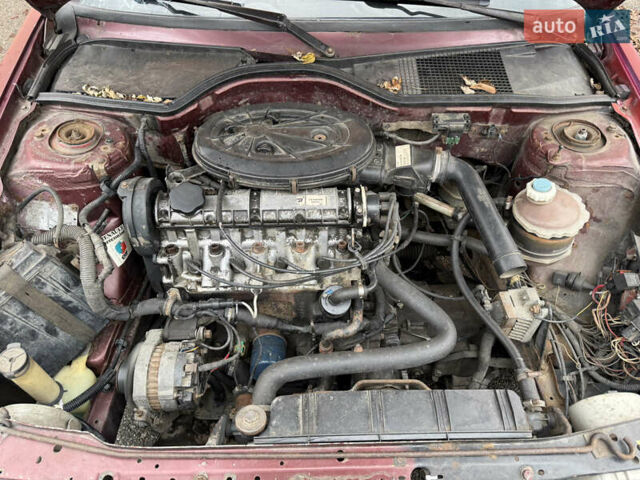 Красный Рено 19, объемом двигателя 1.72 л и пробегом 300 тыс. км за 1000 $, фото 11 на Automoto.ua