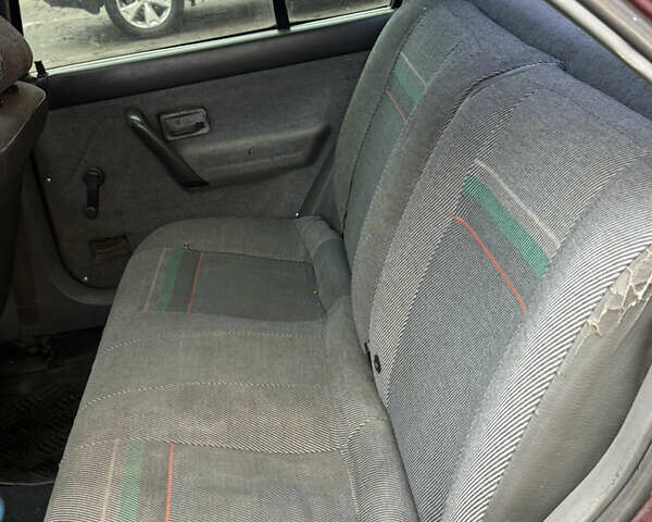 Красный Рено 19, объемом двигателя 1.72 л и пробегом 300 тыс. км за 1000 $, фото 10 на Automoto.ua