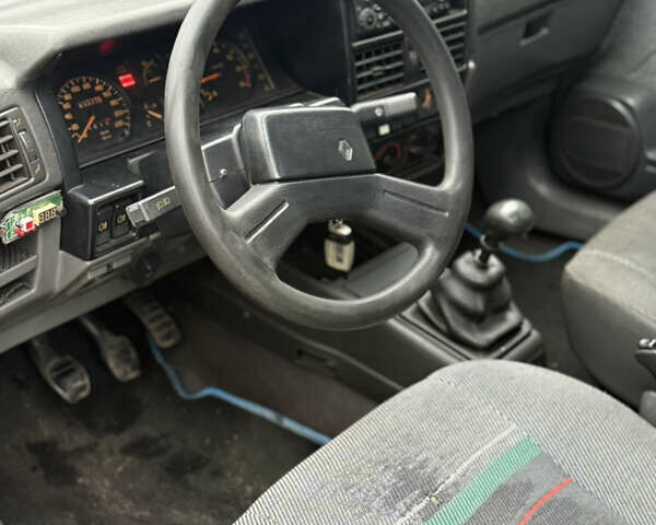 Червоний Рено 19, об'ємом двигуна 1.72 л та пробігом 300 тис. км за 850 $, фото 8 на Automoto.ua