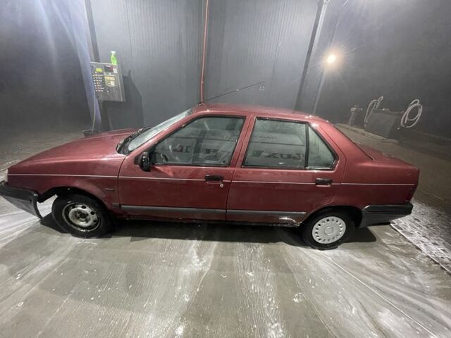 Красный Рено 19, объемом двигателя 1.4 л и пробегом 200 тыс. км за 300 $, фото 1 на Automoto.ua