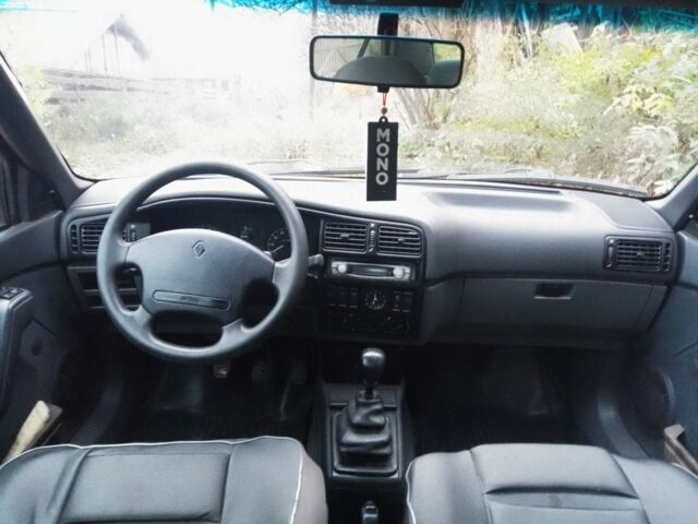 Красный Рено 19, объемом двигателя 1.7 л и пробегом 1 тыс. км за 1300 $, фото 5 на Automoto.ua