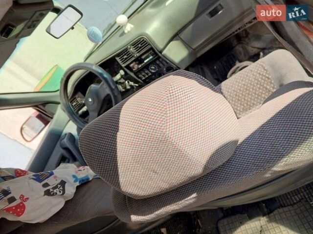 Красный Рено 19, объемом двигателя 1.8 л и пробегом 363 тыс. км за 900 $, фото 5 на Automoto.ua