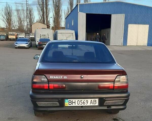Красный Рено 19, объемом двигателя 1.7 л и пробегом 307 тыс. км за 1200 $, фото 10 на Automoto.ua