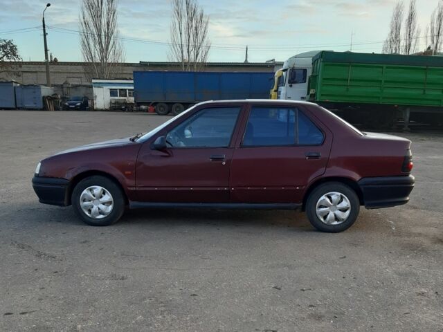 Красный Рено 19, объемом двигателя 1.7 л и пробегом 307 тыс. км за 1200 $, фото 2 на Automoto.ua