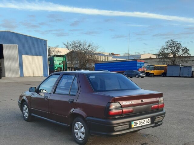Красный Рено 19, объемом двигателя 1.7 л и пробегом 307 тыс. км за 1200 $, фото 3 на Automoto.ua