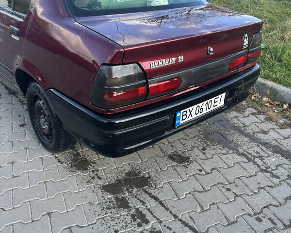 Червоний Рено 19, об'ємом двигуна 1.8 л та пробігом 300 тис. км за 999 $, фото 3 на Automoto.ua