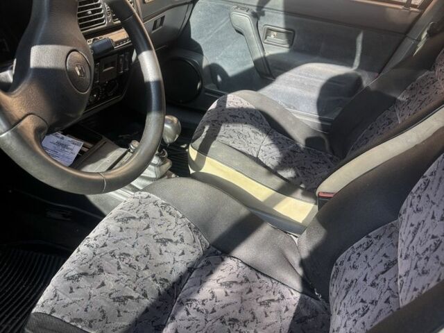 Красный Рено 19, объемом двигателя 1.8 л и пробегом 250 тыс. км за 1150 $, фото 6 на Automoto.ua