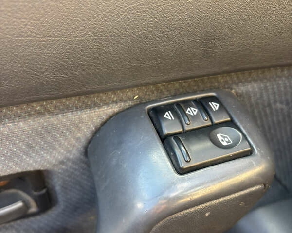 Червоний Рено 19, об'ємом двигуна 1.8 л та пробігом 300 тис. км за 999 $, фото 8 на Automoto.ua