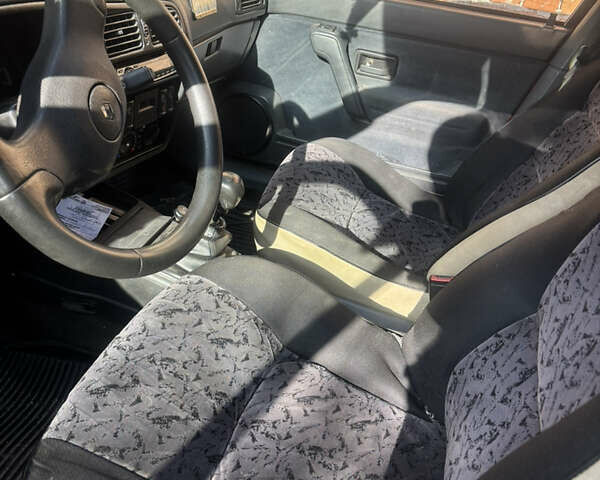 Червоний Рено 19, об'ємом двигуна 1.8 л та пробігом 300 тис. км за 999 $, фото 6 на Automoto.ua