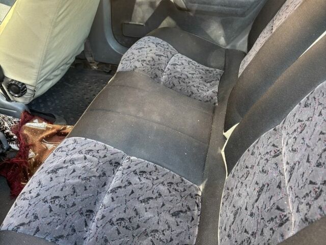 Красный Рено 19, объемом двигателя 1.8 л и пробегом 250 тыс. км за 1150 $, фото 7 на Automoto.ua