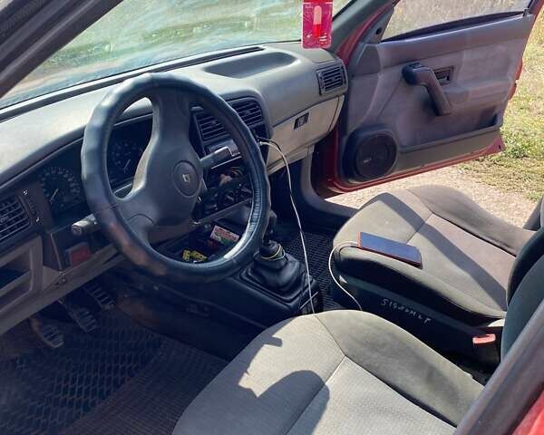 Червоний Рено 19, об'ємом двигуна 1.6 л та пробігом 72 тис. км за 825 $, фото 3 на Automoto.ua