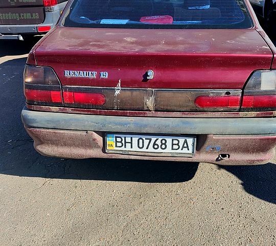 Червоний Рено 19, об'ємом двигуна 1.3 л та пробігом 150 тис. км за 800 $, фото 1 на Automoto.ua