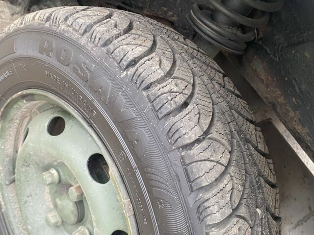 Красный Рено 19, объемом двигателя 1.4 л и пробегом 300 тыс. км за 550 $, фото 4 на Automoto.ua