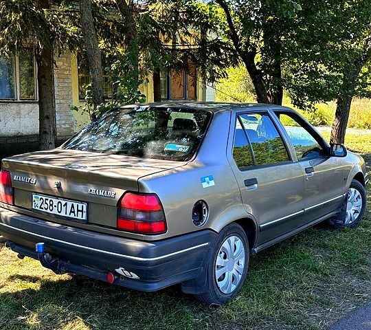 Рено 19, объемом двигателя 1.6 л и пробегом 123 тыс. км за 1300 $, фото 3 на Automoto.ua