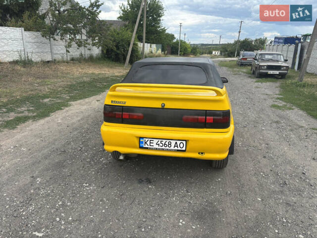 Желтый Рено 19, объемом двигателя 1.79 л и пробегом 200 тыс. км за 2500 $, фото 8 на Automoto.ua