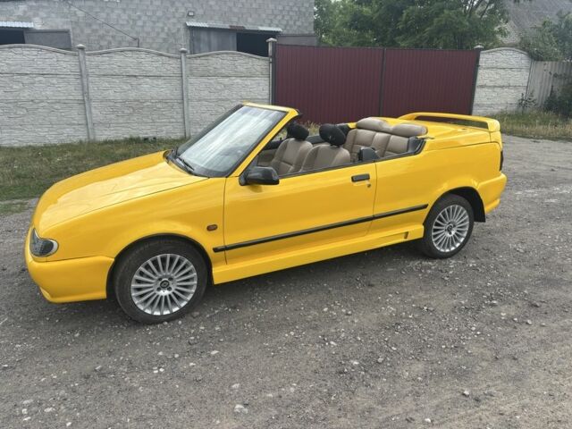 Желтый Рено 19, объемом двигателя 0 л и пробегом 200 тыс. км за 2500 $, фото 3 на Automoto.ua