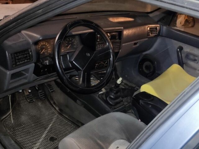 Серый Рено 19, объемом двигателя 1.7 л и пробегом 300 тыс. км за 500 $, фото 2 на Automoto.ua