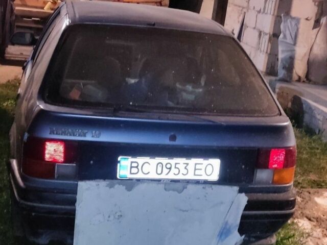 Серый Рено 19, объемом двигателя 1.7 л и пробегом 300 тыс. км за 500 $, фото 1 на Automoto.ua