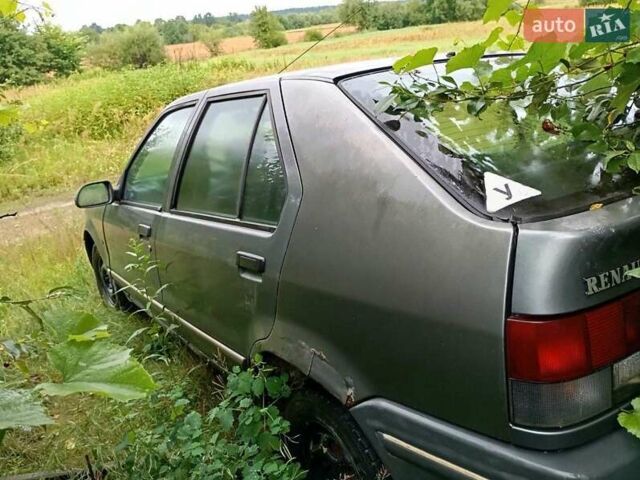 Сірий Рено 19, об'ємом двигуна 1.72 л та пробігом 413 тис. км за 850 $, фото 3 на Automoto.ua