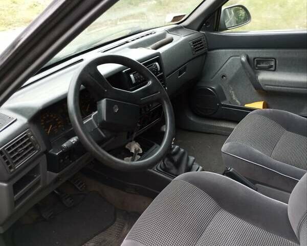 Сірий Рено 19, об'ємом двигуна 1.72 л та пробігом 413 тис. км за 850 $, фото 12 на Automoto.ua