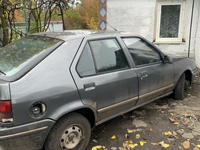 Рено 19 1990 у Кропивницькому (Кіровограді) на Automoto.ua Сірий Рено 19, об'ємом двигуна 1.7 л та пробігом 1 тис. км за 642 $, фото 4 на Automoto.ua