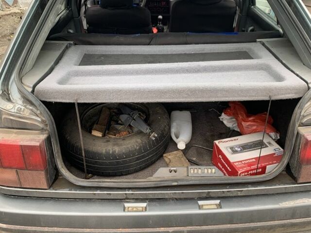 Рено 19 1990 у Кропивницькому (Кіровограді) на Automoto.ua Сірий Рено 19, об'ємом двигуна 1.7 л та пробігом 1 тис. км за 642 $, фото 5 на Automoto.ua