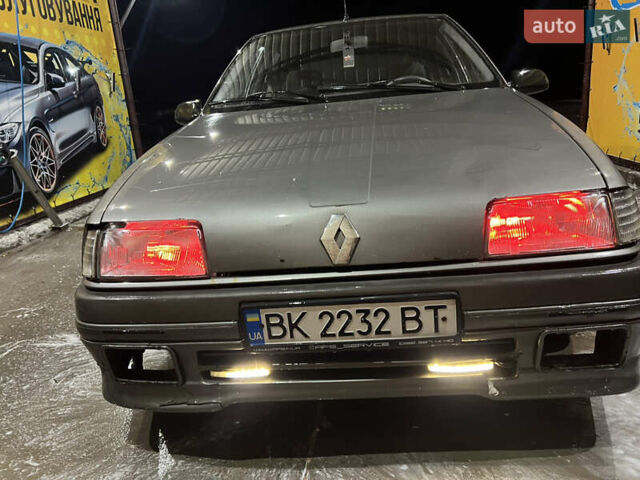 Сірий Рено 19, об'ємом двигуна 1.7 л та пробігом 62 тис. км за 1200 $, фото 4 на Automoto.ua