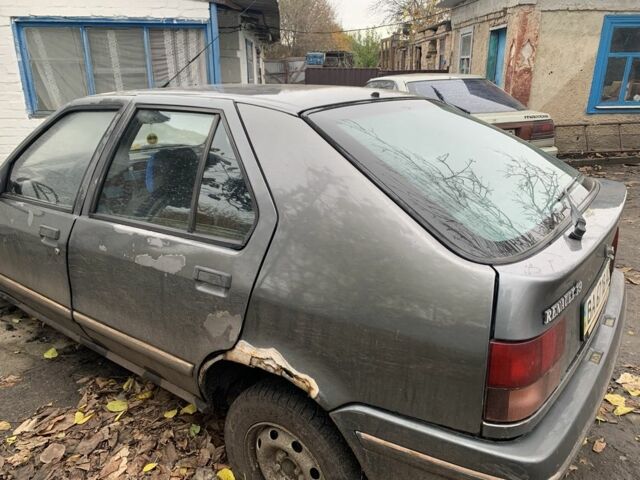 Рено 19 1990 у Кропивницькому (Кіровограді) на Automoto.ua Сірий Рено 19, об'ємом двигуна 1.7 л та пробігом 1 тис. км за 642 $, фото 3 на Automoto.ua